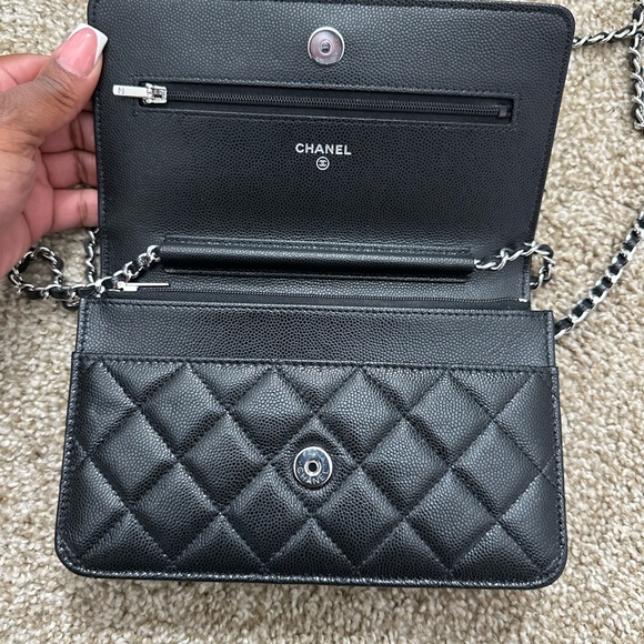 Chanel Black Textured CC Wallet on Chain Quilted Caviar - Picture 5 of 9